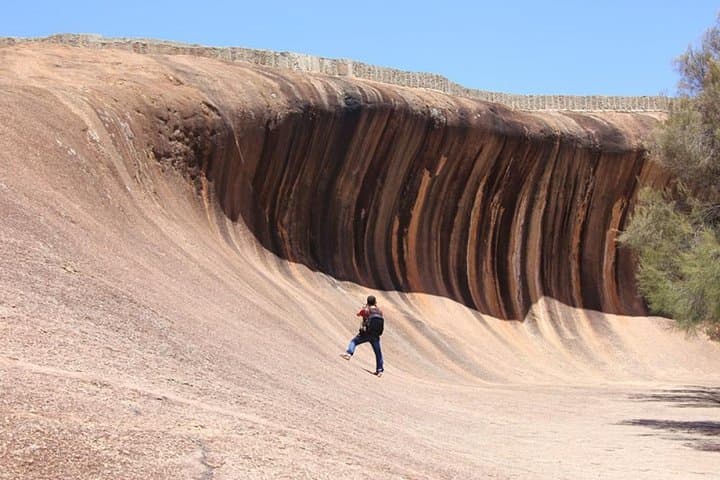 Perth to Wave Rock: Half-Day Scenic Flight and Ground Tour