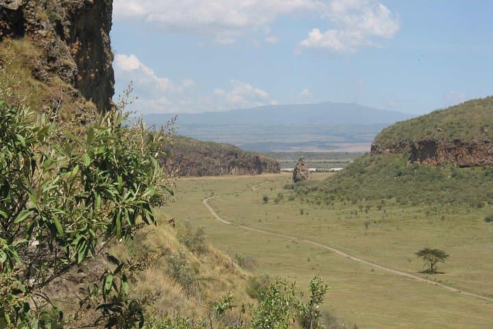 Overnight Hell's Gate & Lake Nakuru: Bikes, Boat Ride and Rhinos in 48 Hours photo 4