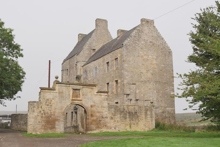 Private Outlander Filming Locations Tour: Lallybroch, Doune, Drummond & Blackness photo 5