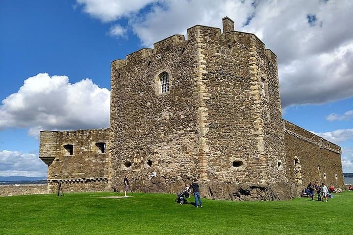 Private Outlander Filming Locations Tour: Lallybroch, Doune, Drummond & Blackness photo 2