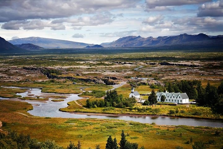 Private Jeep Golden Circle Tour from Reykjavík: Premium Day Trip to Thingvellir, Geysir & Gullfoss photo 3