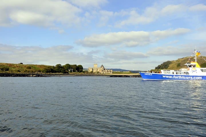 Edinburgh Three Bridges Cruise to Inchcolm Island — Forth Bridge & Wildlife Tour photo 4