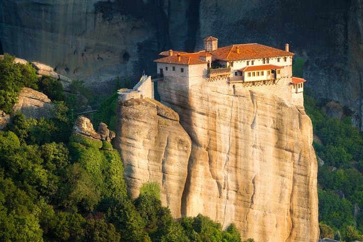 Meteora Day Trip from Athens: Monasteries, Cliffs & Thermopylae
