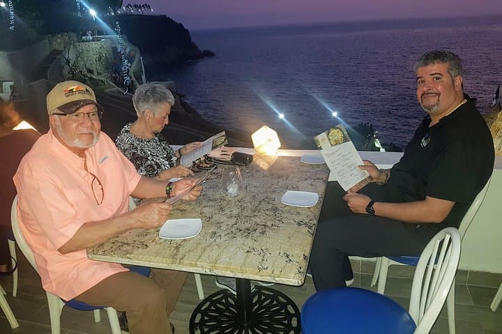 Evening at La Quebrada: Dinner and the High Cliff Divers of Acapulco photo 4