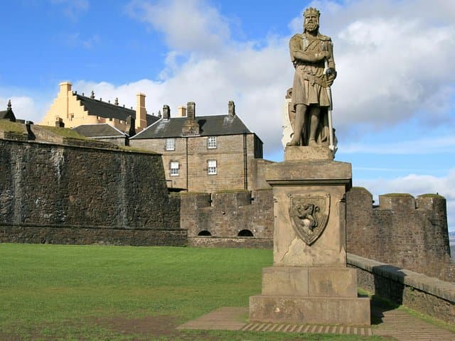 Stirling Castle and Whisky Day Tour from Edinburgh: Castles, Lochs & Glengoyne Tasting photo 4