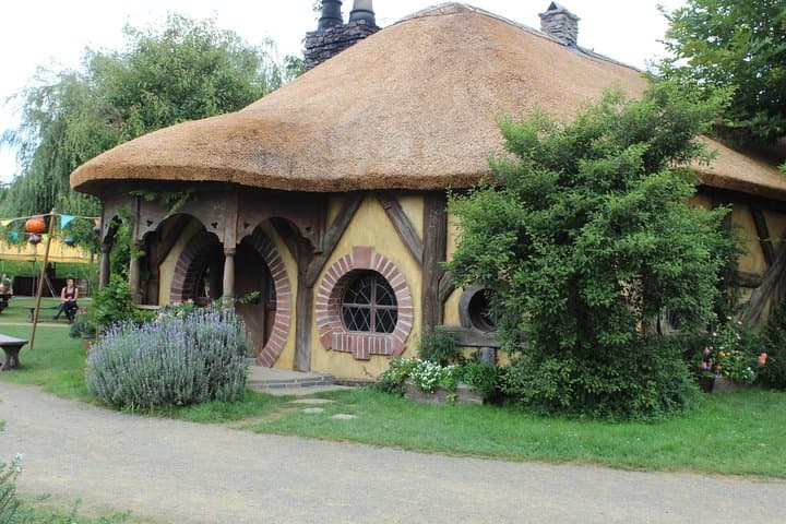 Hobbiton & Waitomo Caves Day Tour from Auckland — Small-Group Experience photo 4