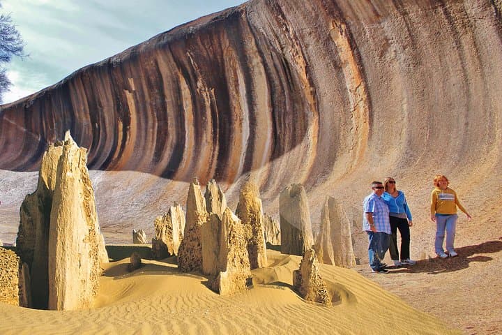 Wave Rock and Pinnacles Morning Air & Ground Tour from Perth