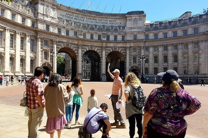 Private London Highlights Tour: See 30+ Iconic Sights with a Local Guide