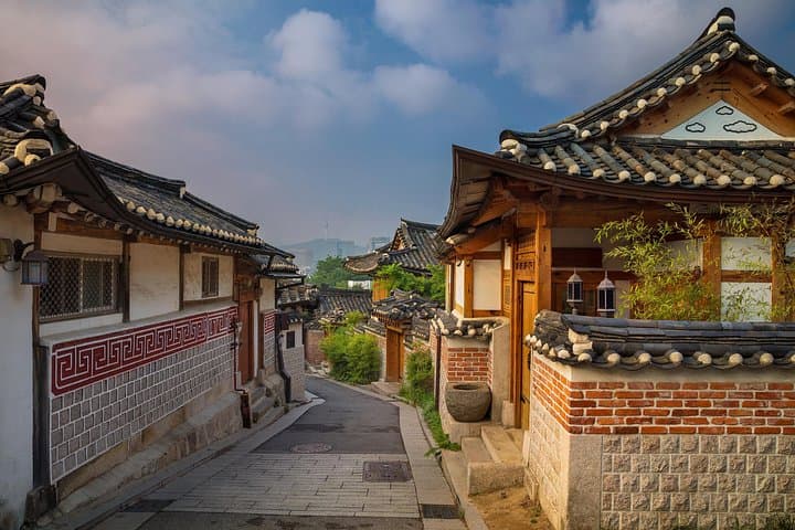Explore Bukchon Hanok Village: Private Walking Tour of Historic Seoul photo 4
