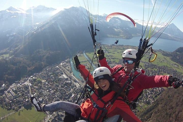Full-Day Paragliding Experience from Geneva to Interlaken: Fly over the Jungfrau Region photo 4