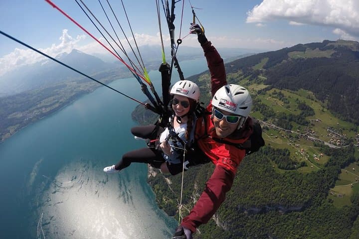 Full-Day Paragliding Experience from Geneva to Interlaken: Fly over the Jungfrau Region photo 5