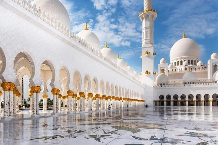 Abu Dhabi Full-Day City Tour and Desert Safari from Dubai photo 3