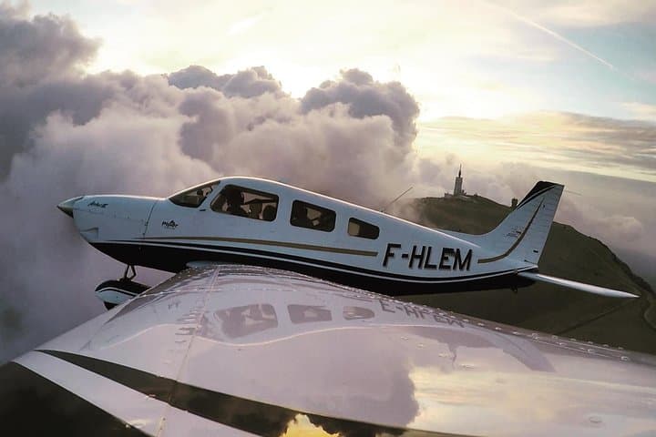 Private Provence Plane Tour: Scenic Flight Over Aix-en-Provence and the Luberon