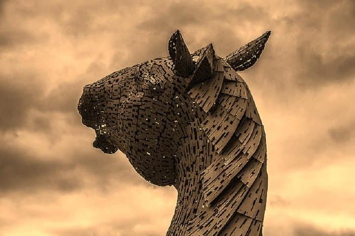 Private Kelpies & Falkirk Wheel Tour from Greater Glasgow — Guide to Visiting Scotland’s Iconic Sculptures and Rotating Boat Lift