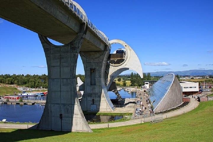 Private Kelpies & Falkirk Wheel Tour from Greater Glasgow — Guide to Visiting Scotland’s Iconic Sculptures and Rotating Boat Lift photo 6