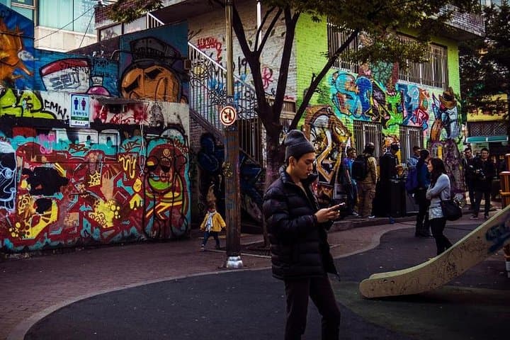 Hongdae Private Walking Tours: Personalized Local Hosts & Street Culture photo 6