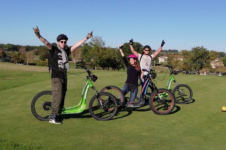 Monbazillac E‑Scooter Adventure: 3.5‑Hour Ride Through Vineyards and Forests