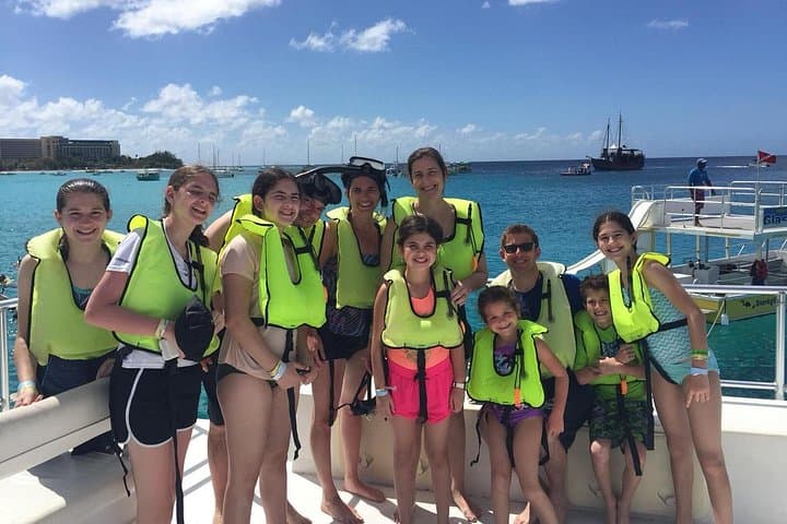 Carlisle Bay Turtle and Shipwreck Snorkel: 90-Minute Barbados Boat Adventure photo 2