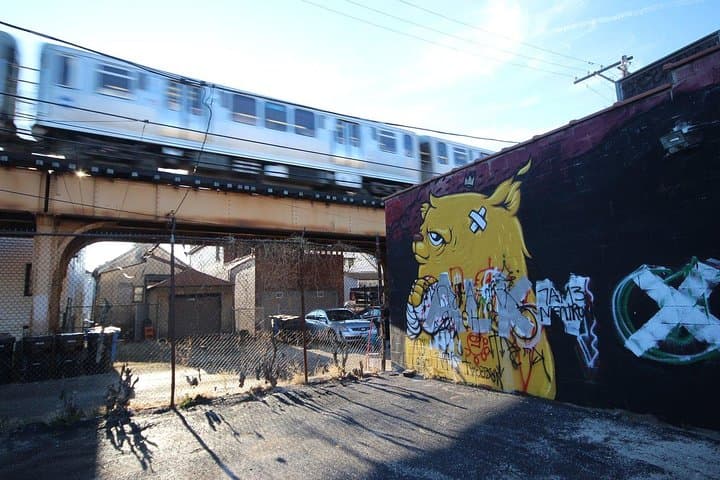 Offbeat Chicago Street Art Tour: Graffiti, Murals & Urban Art Walk photo 3