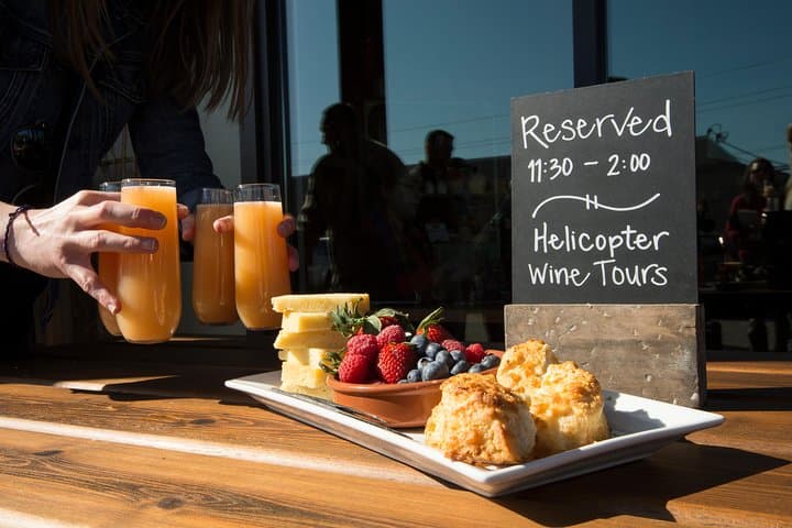 Helicopter Wine Tour in Willamette Valley: Tour DeVine by Heli photo 3