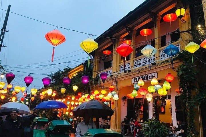 Hoi An Evening Walking Tour: Lanterns, Night Market & Sampan Ride (Private) photo 2