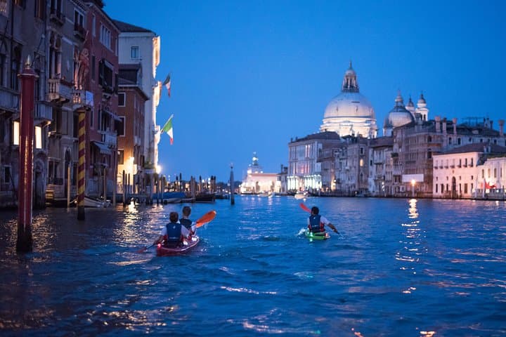 Real Venetian Kayak: 100‑Minute Guided Kayak Tour Through Venice Canals photo 2