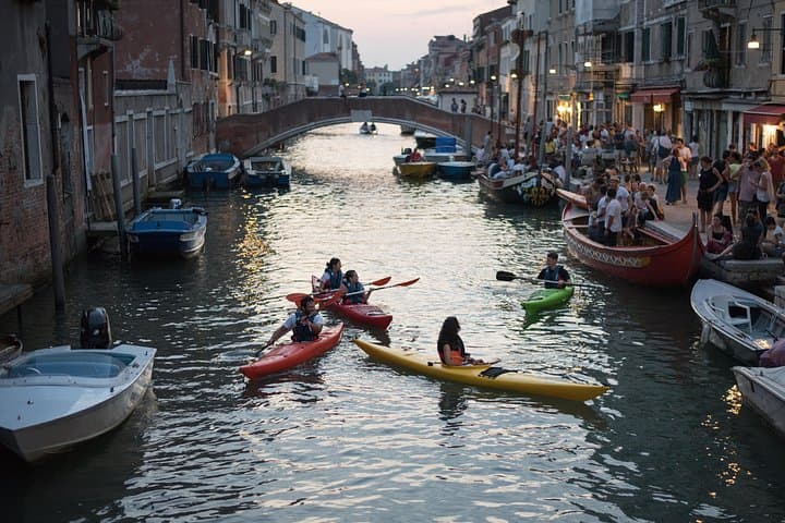 Real Venetian Kayak: 100‑Minute Guided Kayak Tour Through Venice Canals photo 3