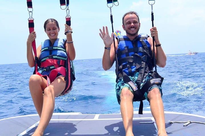 Soar Above Boracay: 15-Minute Parasailing Over White Beach photo 5