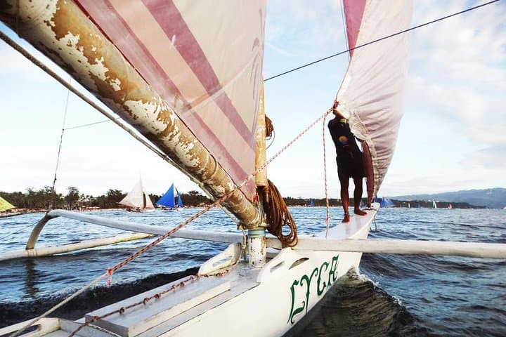 Sunset Paraw Sailing Around Boracay: 30-Minute Traditional Outrigger Cruise photo 6