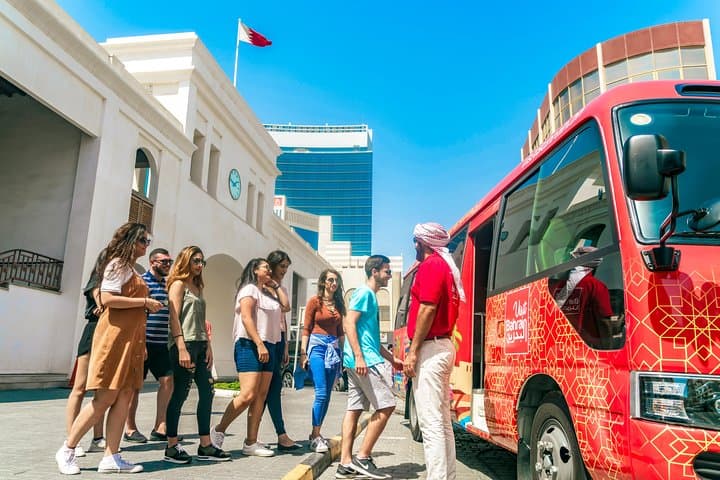 Half-Day Bahrain Desert Tour: Sakhir Circuit, Tree of Life & A'Ali Pottery photo 4