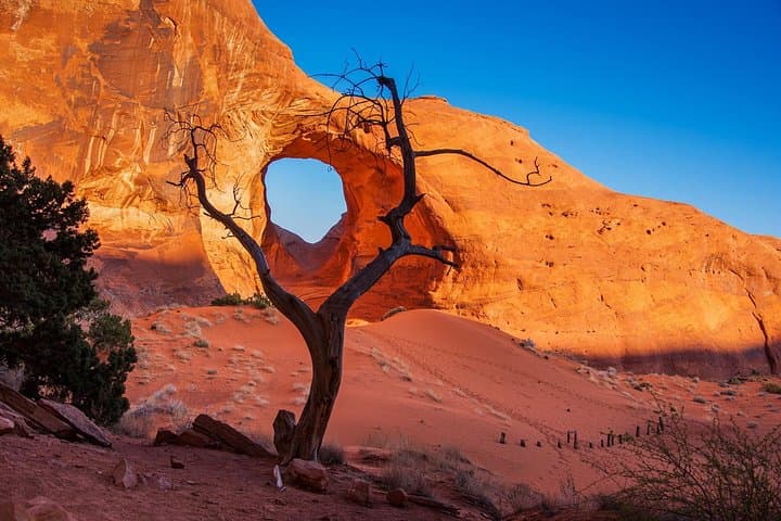 Explore Monument Valley: In-Depth Guided Tour of Iconic Navajo Landscapes photo 3