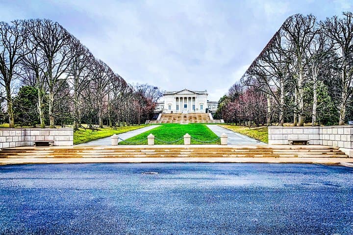 Private Exclusive Washington DC City Tour: Monuments, Museums & Tidal Basin in 3 Hours photo 4