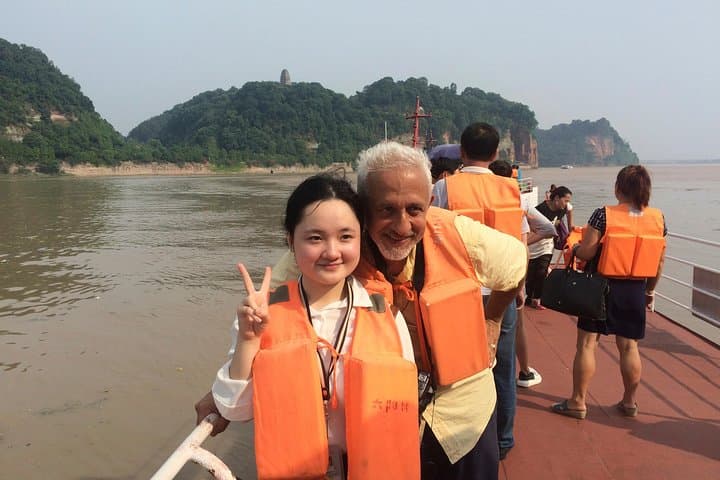 Leshan Giant Buddha Day Tour from Chengdu — Private Temple Walk & River Views photo 6