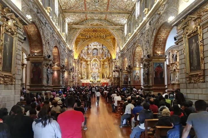 Ecuador Classic: 8-Day Volcanoes, Markets & Amazon-Gateway Tour photo 2