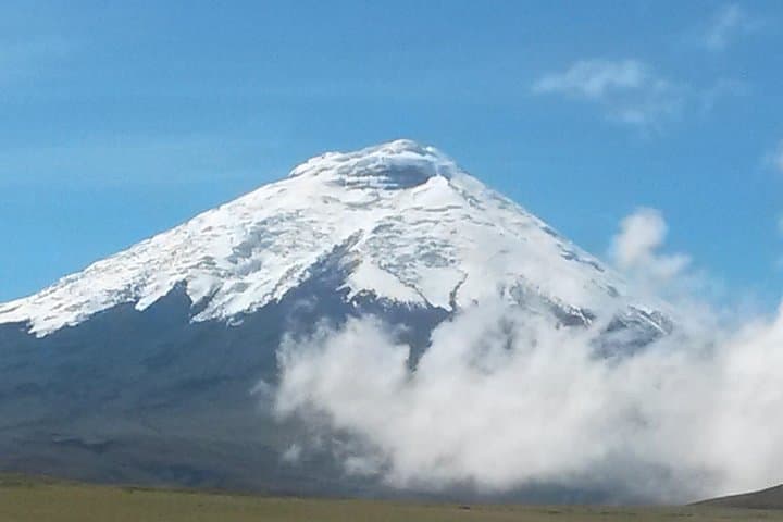 Ecuador Classic: 8-Day Volcanoes, Markets & Amazon-Gateway Tour photo 3