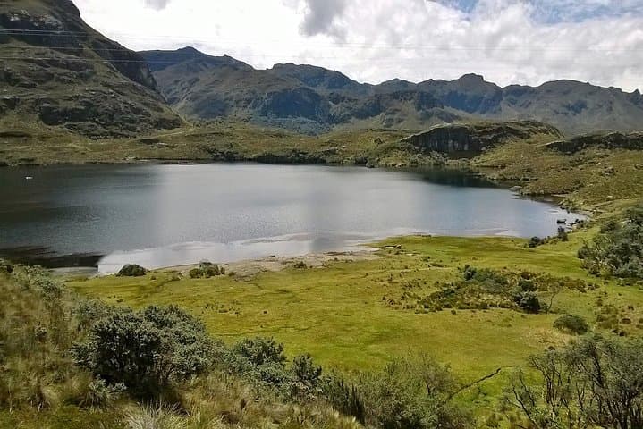 Ecuador Classic: 8-Day Volcanoes, Markets & Amazon-Gateway Tour photo 6