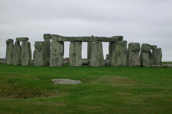 Private Stonehenge and Salisbury Cathedral Tour from London — 8‑Hour Guided Excursion photo 4