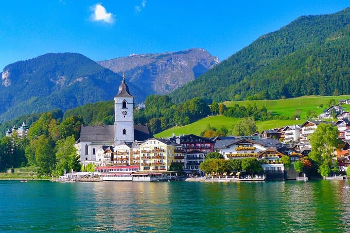 Private Lake District Tour: St. Wolfgang, St. Gilgen & Fuschlsee Day Trip from Salzburg