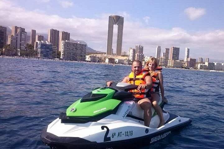 Benidorm Jet Ski Tour: 30-Minute Bay Ride Around Benidorm Island photo 2