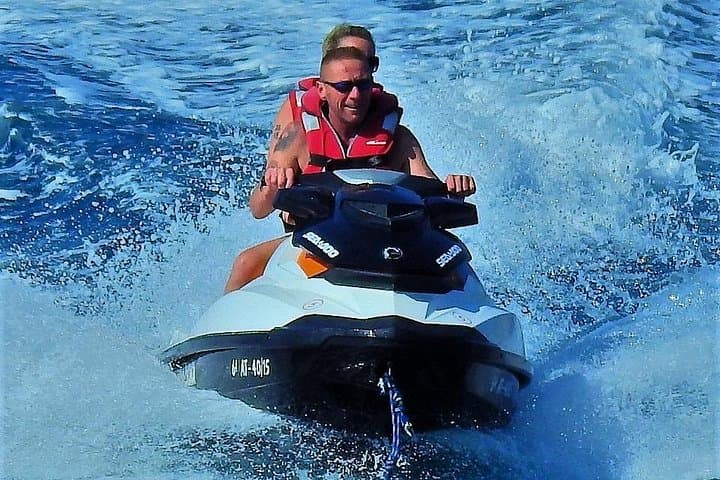 Benidorm Jet Ski Tour: 30-Minute Bay Ride Around Benidorm Island
