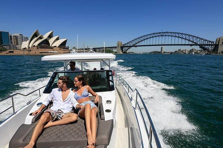 Sydney Harbour Morning Cruise: Icons, Bays & Beaches