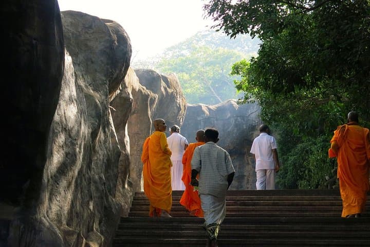 6-Day Sri Lanka Heritage Private Tour — Sigiriya, Kandy & Nuwara Eliya