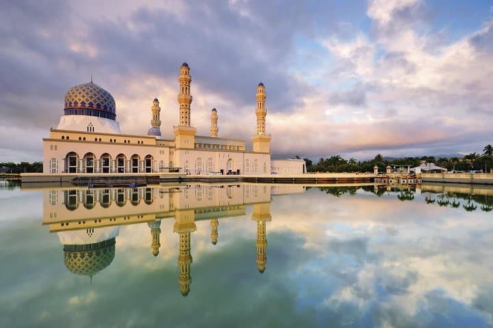 Kota Kinabalu Half-Day City Tour: Mosque, Temple & Signal Hill Views photo 2