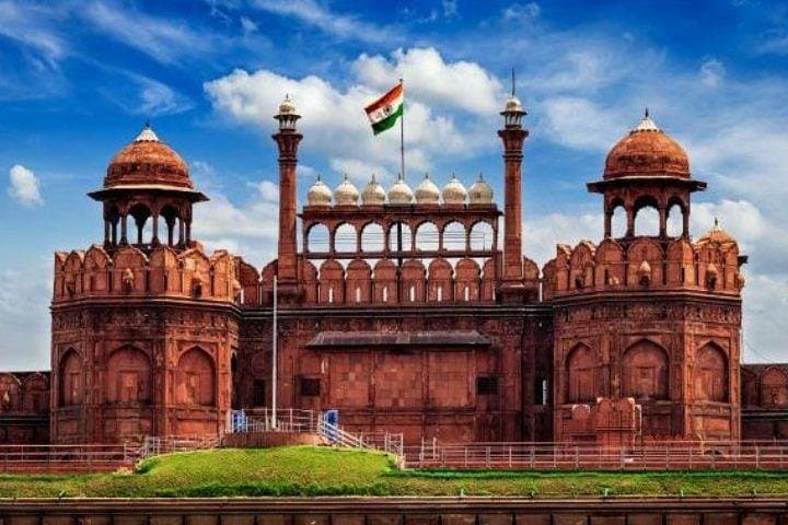 Udaipur to Delhi Private Transfer — 9–11 Hour AC Car Service