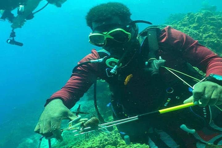 Roatan Sustainable Lionfish Spearfishing Dive — Catch, Learn, and Eat photo 2