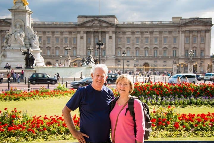 Buckingham Palace Afternoon Tea Bus Tour: State Rooms Entry & London Sightseeing photo 4