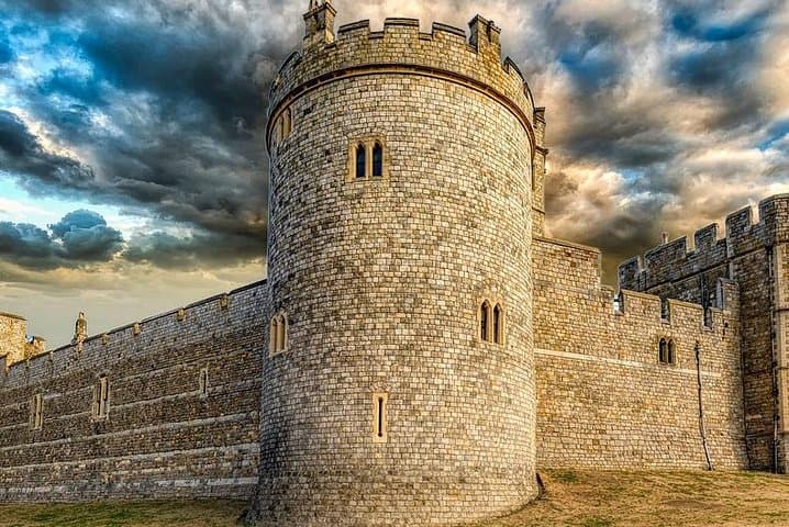 Private Driver Tour from London: Stonehenge, Windsor Castle & Bath photo 3