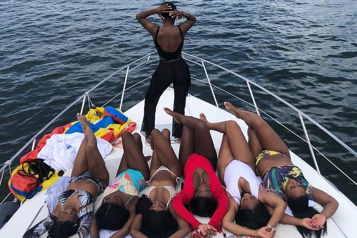 Haulover Sandbar Yacht Charter: 4-Hour Miami Party & Sunset Cruise photo 4
