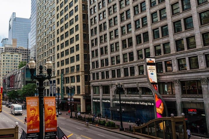 Chicago Walking Tour: A Walk Through Time — 90-Min Architecture Walk in the Loop photo 5