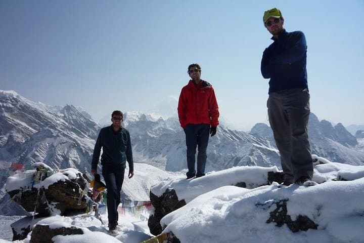 Everest Three High Passes Trek: Crossing Renjo, Cho and Kongma La photo 5